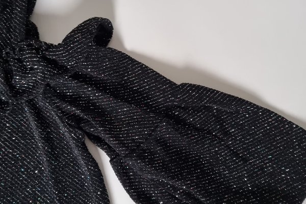 Jurkje Zara Girls maat 140 zwart met gekleurde glitters met  bijzonder mouwtje